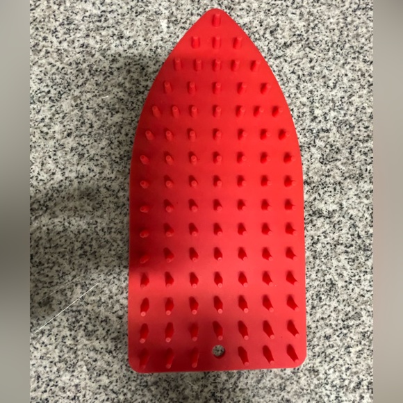 Flat Red Silicone Iron Rest - Picture 3 of 5